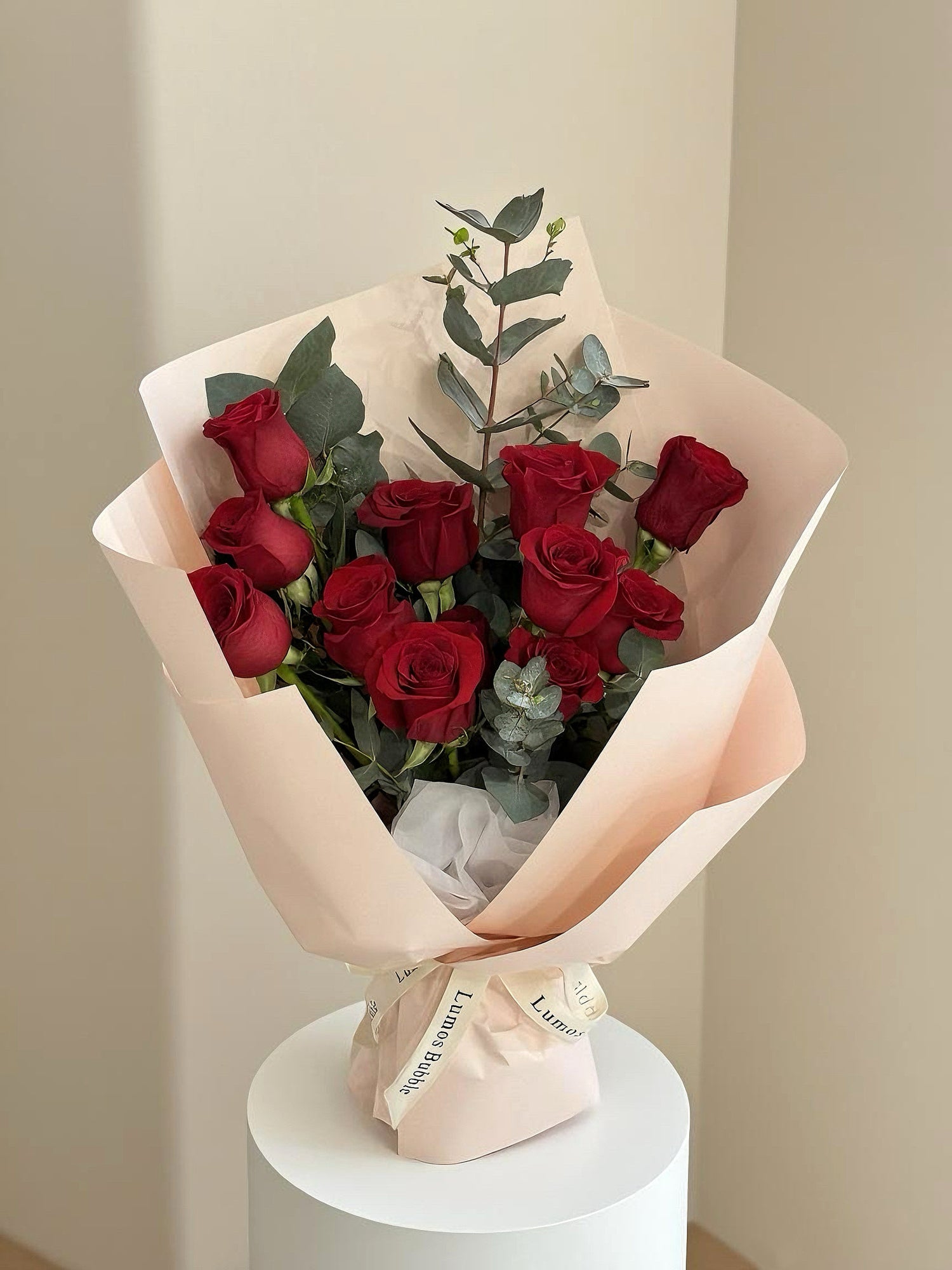 Red Elegance – Freedom Rose Bouquet (One-Sided)