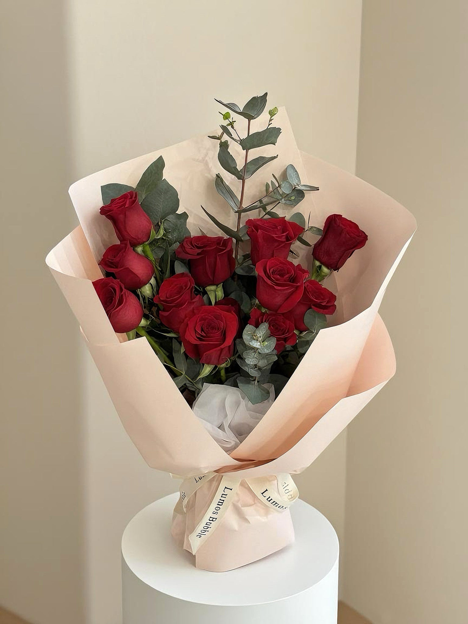 Red Elegance – Freedom Rose Bouquet (One-Sided)